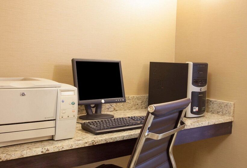 فندق Quality Inn & Suites I40 East