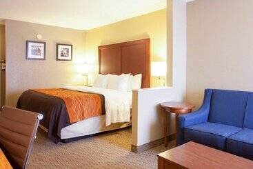 Hotell Quality Inn & Suites I40 East