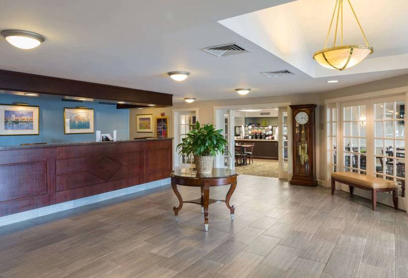 هتل Ramada By Wyndham Boston