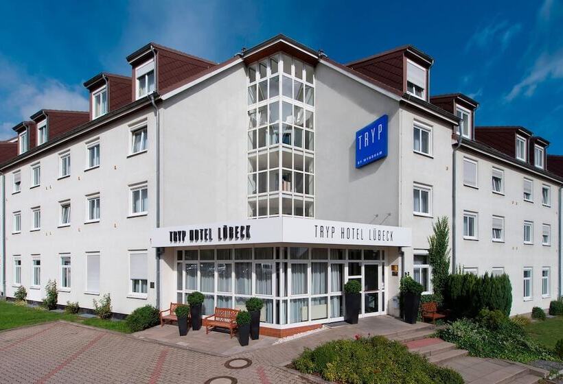 هتل Tryp By Wyndham Luebeck Aquamarin