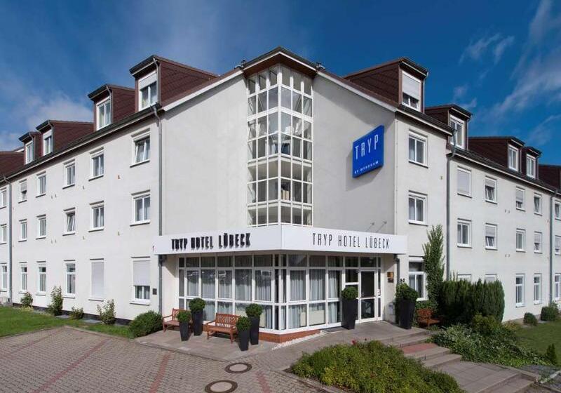 هتل Tryp By Wyndham Luebeck Aquamarin