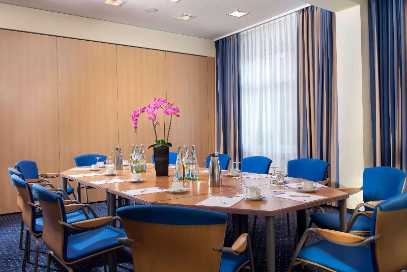 هتل Tryp By Wyndham Luebeck Aquamarin