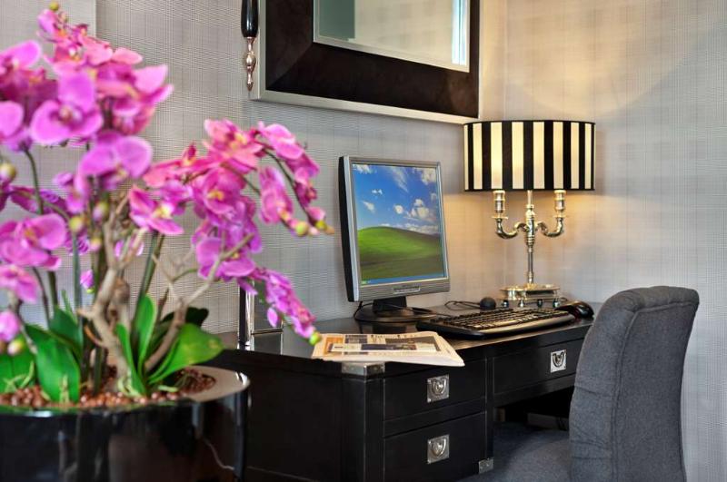 هتل Tryp By Wyndham Luebeck Aquamarin