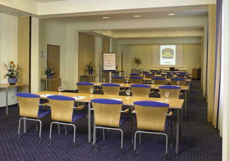 هتل Tryp By Wyndham Luebeck Aquamarin