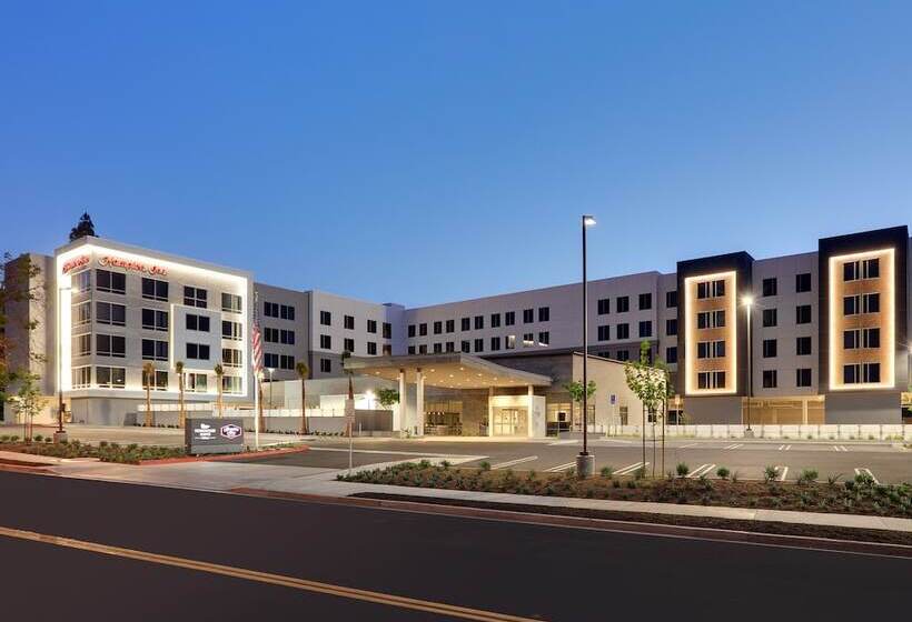 هتل Hampton Inn By Hilton Irvine Spectrum/lake Forest
