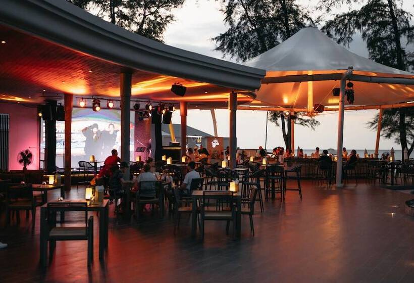 هتل Amora Beach Resort Phuket