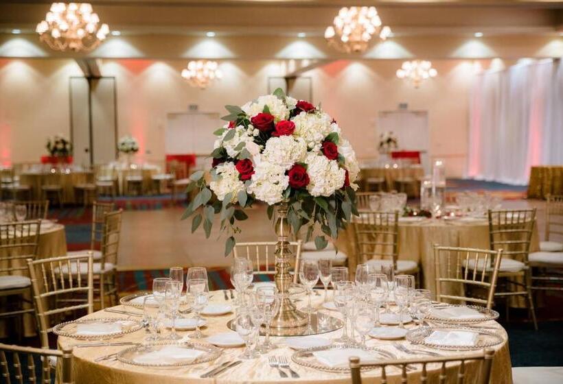هتل Anaheim Marriott Suites