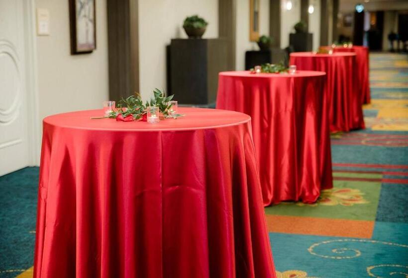 هتل Anaheim Marriott Suites