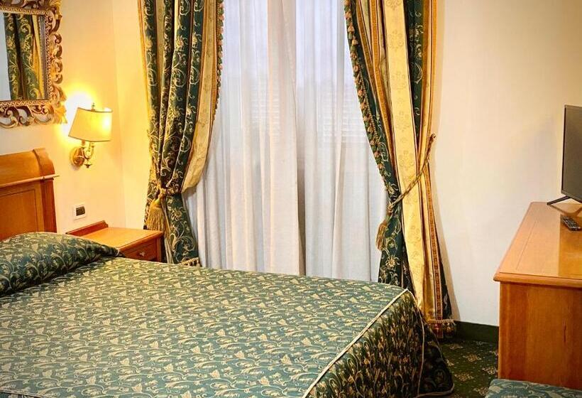 Fotos del hotel Champagne Palace:  4