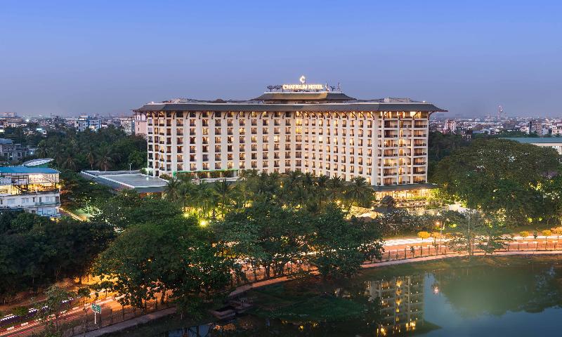 Hotel Chatrium  Royal Lake Yangon