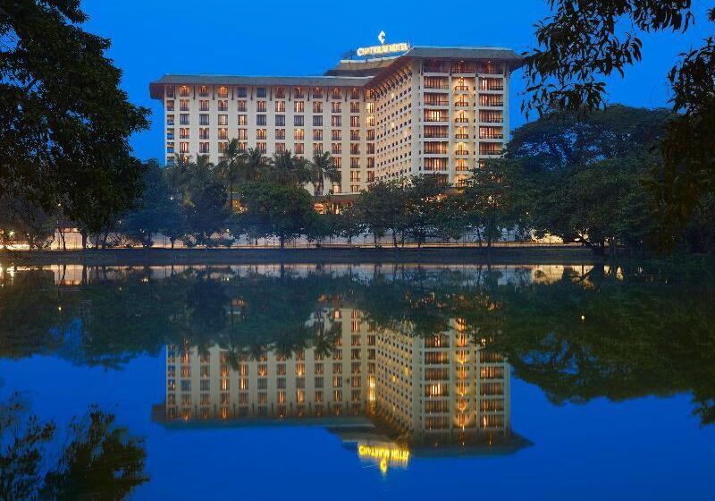 Hotel Chatrium  Royal Lake Yangon