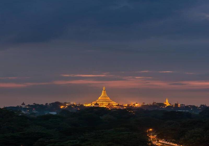 هتل Chatrium Royal Lake Yangon