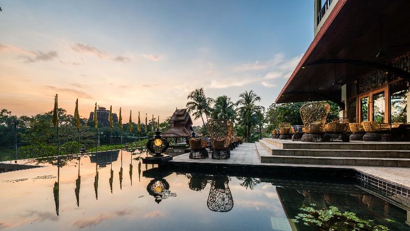 هتل Chatrium Royal Lake Yangon