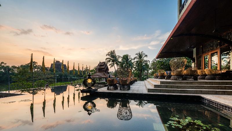 هتل Chatrium  Royal Lake Yangon