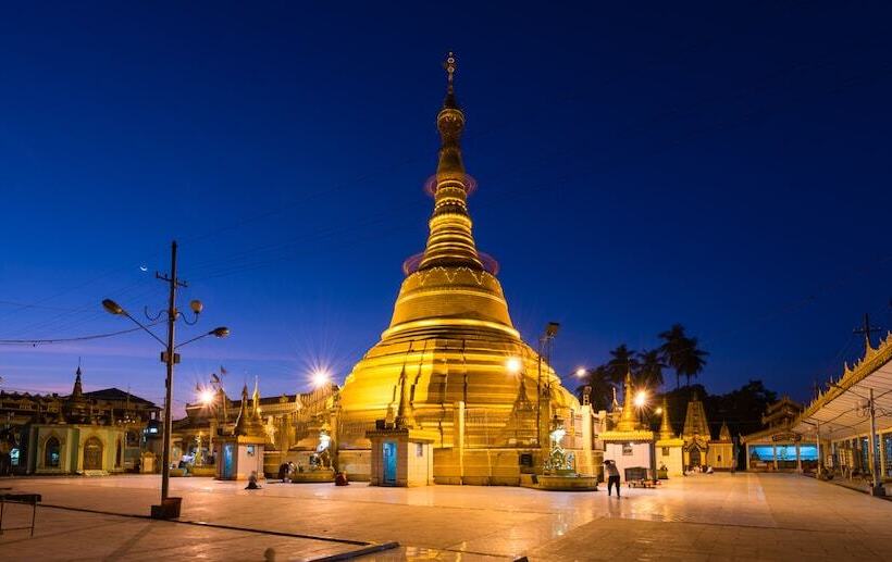 هتل Chatrium  Royal Lake Yangon