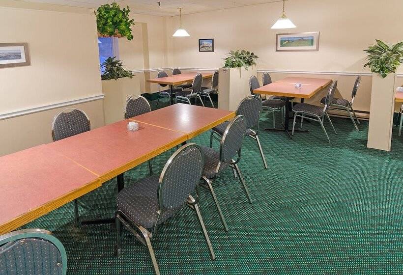 هتل Coastal Inn Dartmouth
