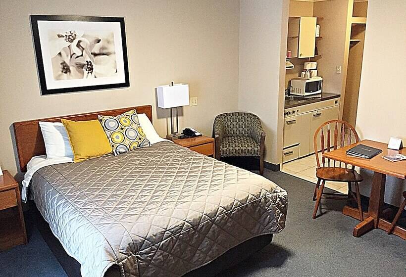 هتل Coastal Inn Dartmouth