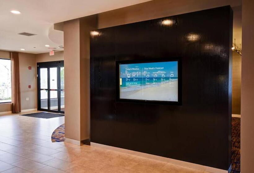 هتل Courtyard Cape Cod Hyannis