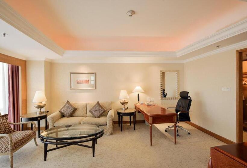 هتل Crowne Plaza Qingdao, An Ihg