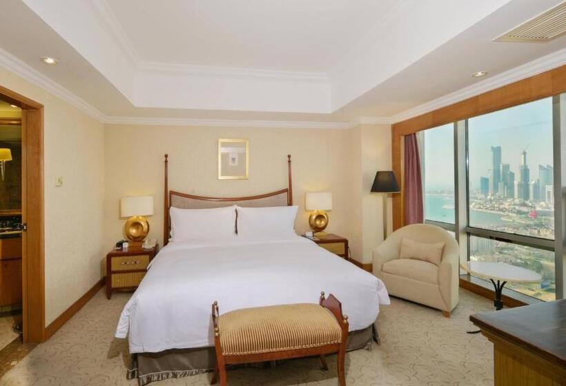 هتل Crowne Plaza Qingdao