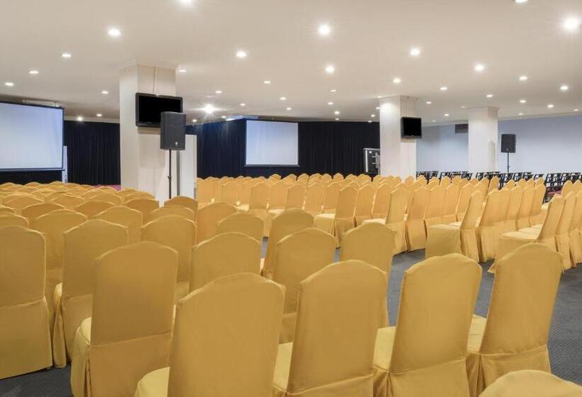 هتل Crowne Plaza Qingdao, An Ihg