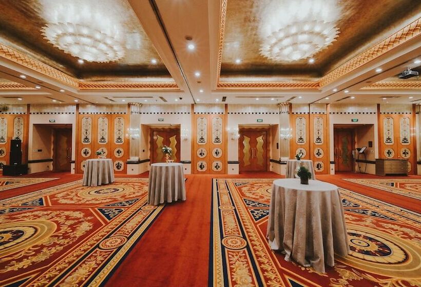 هتل Crowne Plaza Qingdao, An Ihg