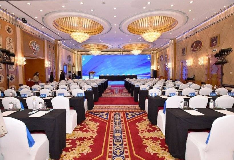 هتل Crowne Plaza Qingdao, An Ihg