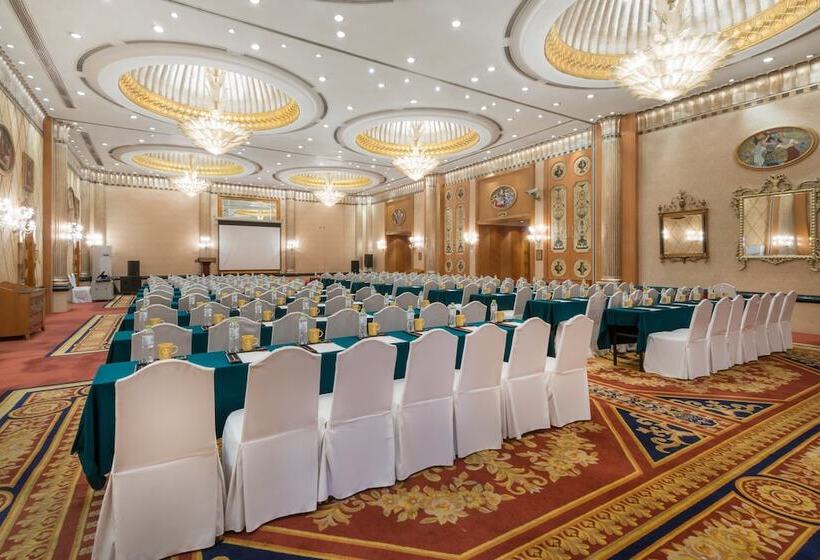 هتل Crowne Plaza Qingdao, An Ihg