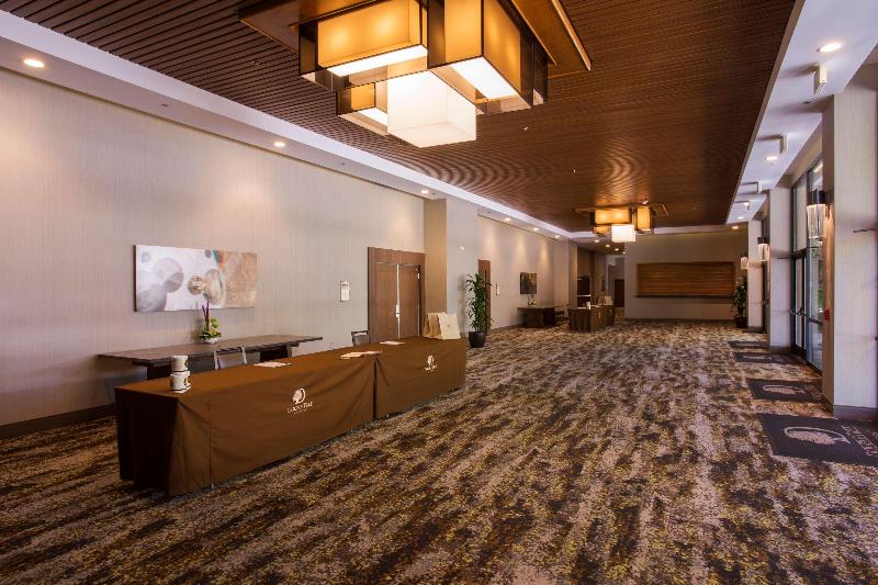 هتل Doubletree By Hilton Fresno Convention Center