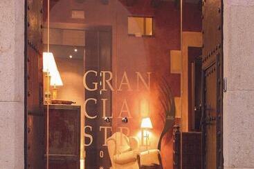 ホテル Gran Claustre Restaurant & Spa