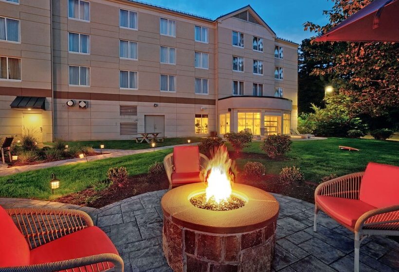 هتل Hilton Garden Inn Saratoga Springs