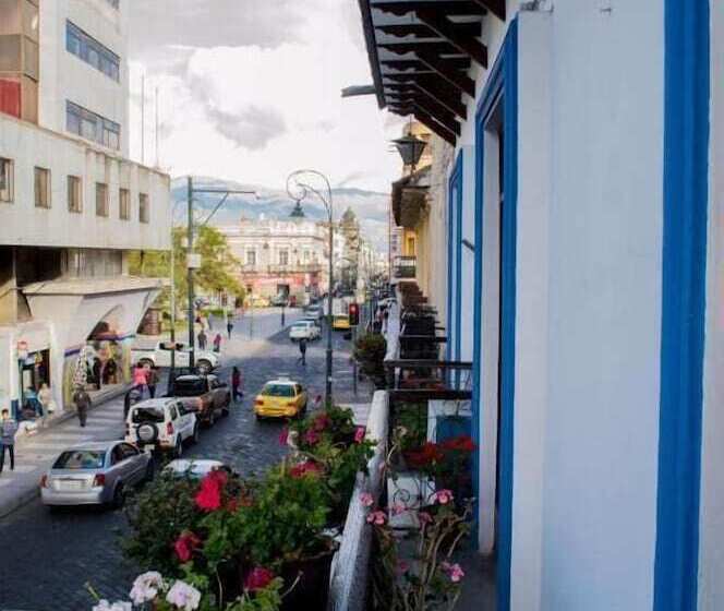 هتل Montecarlo