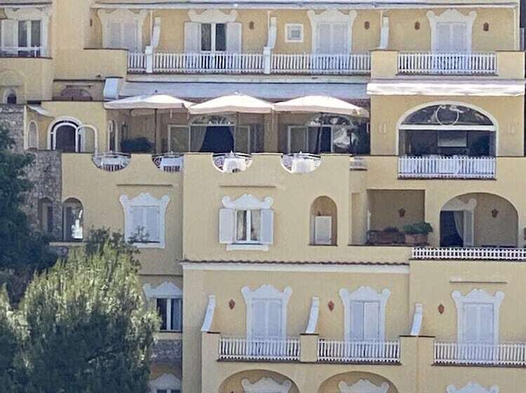 هتل Posa Posa