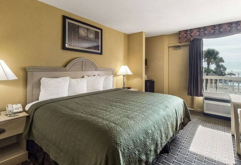 هتل Quality Inn & Suites On The Beach