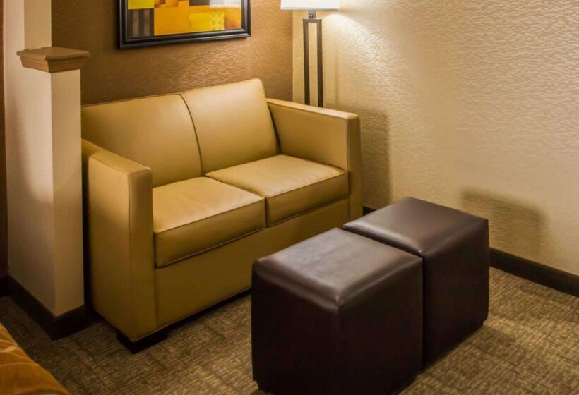 Отель Quality Suites Nyc Gateway