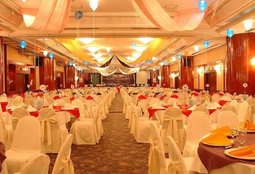 فندق Rainbow Paradise Beach Resort