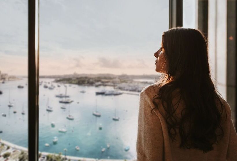 هتل Waterfront
