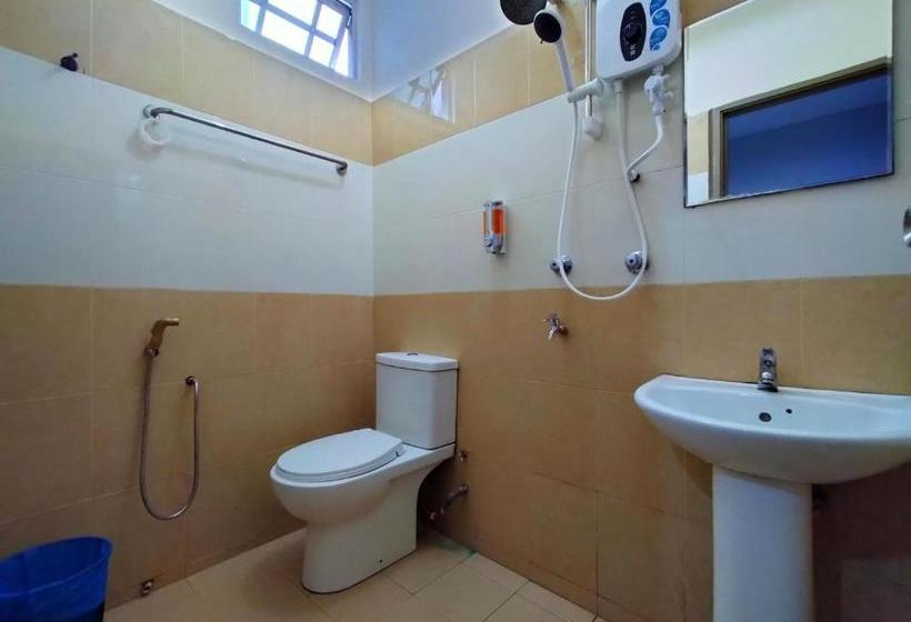 فندق Oyo 89934 Rose Village Inn 1