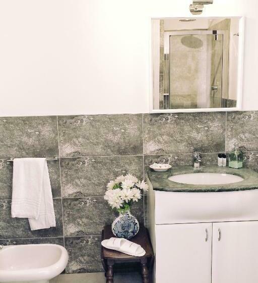 پانسیون Rosa Garden B&b