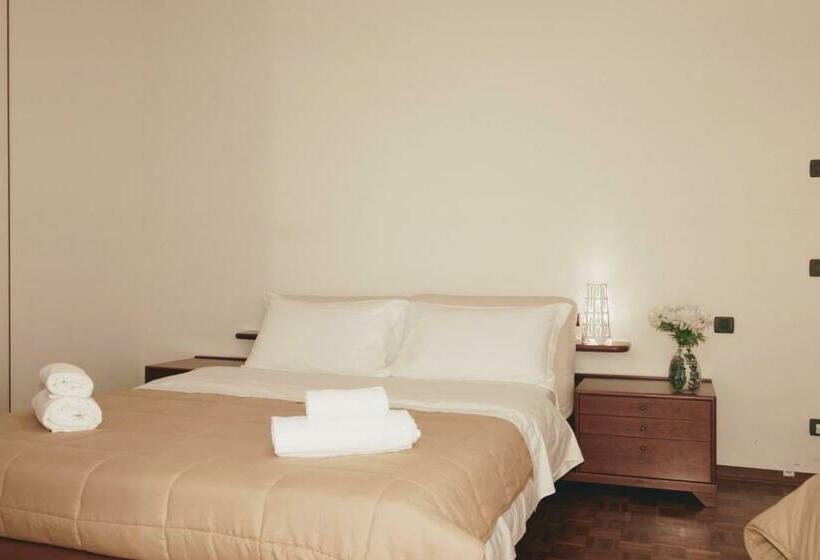 پانسیون Rosa Garden B&b