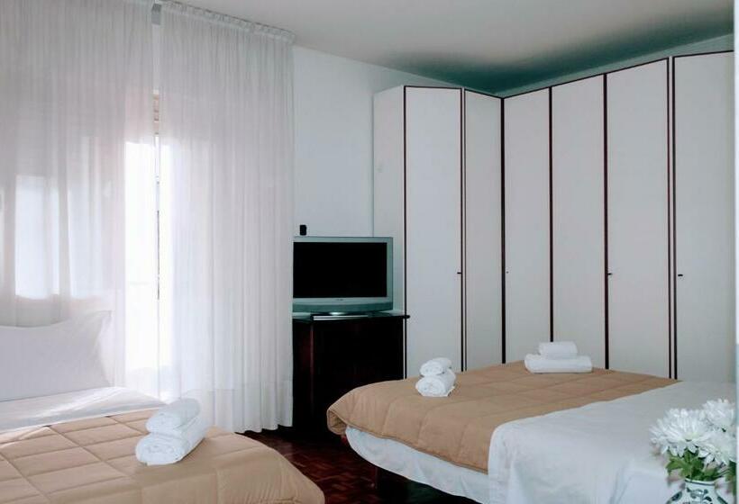 پانسیون Rosa Garden B&b