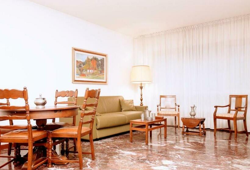 پانسیون Rosa Garden B&b