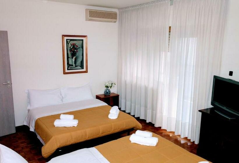 پانسیون Rosa Garden B&b