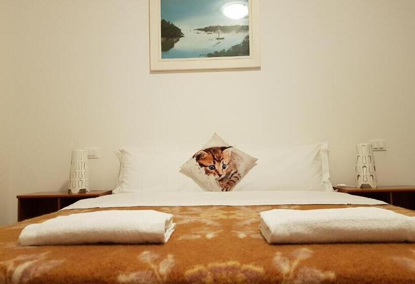 پانسیون Rosa Garden B&b