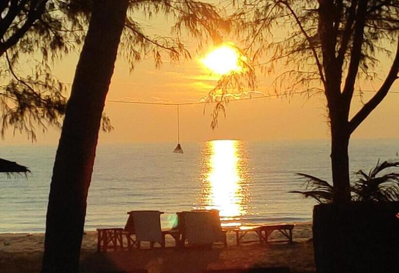 Ao Thai Resort