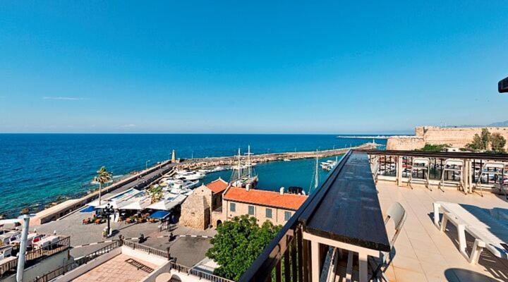 בית מלון כפרי Kyrenia British Harbour