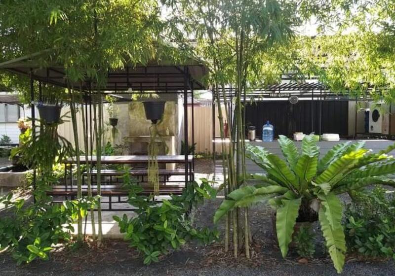 Baan Rim Nam Resort