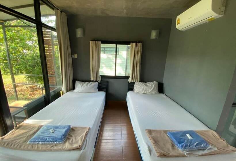 Baan Rim Nam Resort