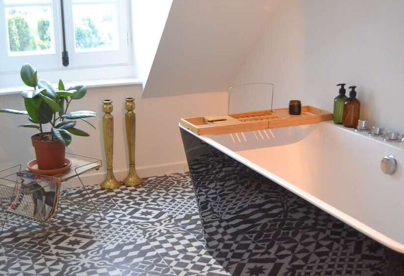 مبيت وإفطار Artefact