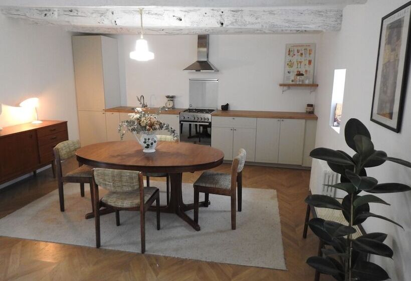 مبيت وإفطار Artefact